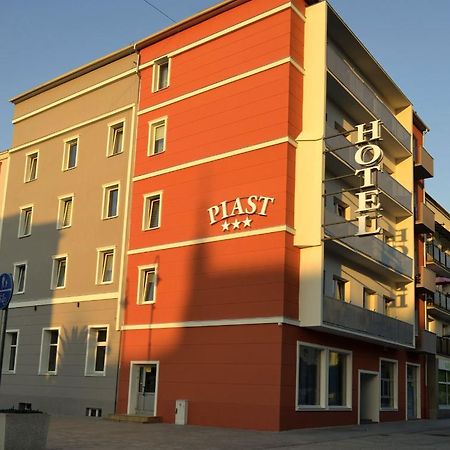 Hotel Piast Nysa Extérieur photo