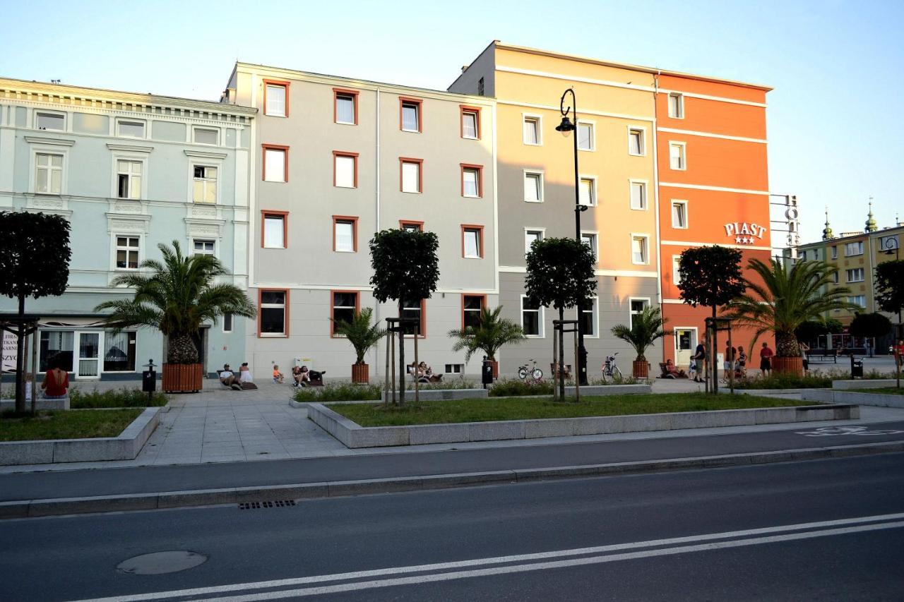 Hotel Piast Nysa Extérieur photo