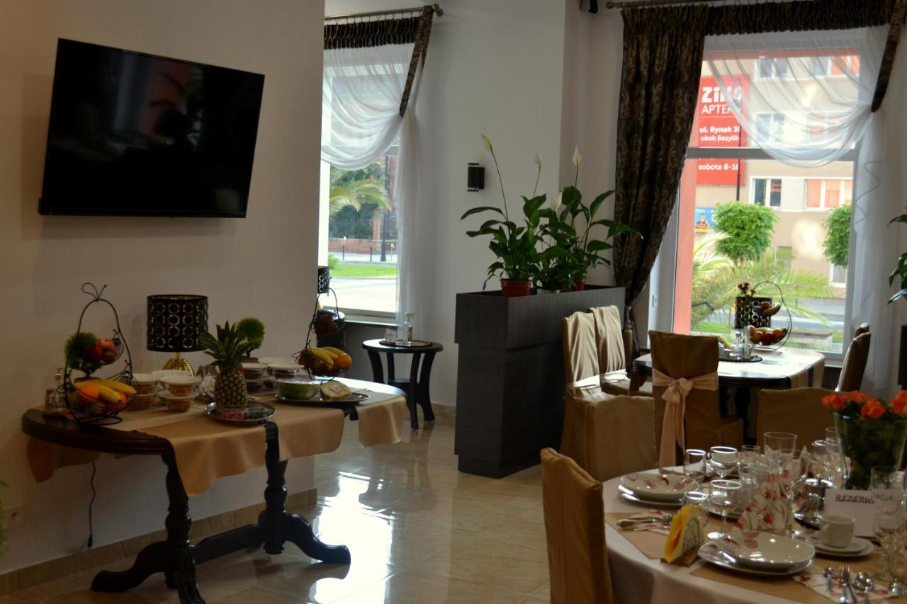 Hotel Piast Nysa Extérieur photo