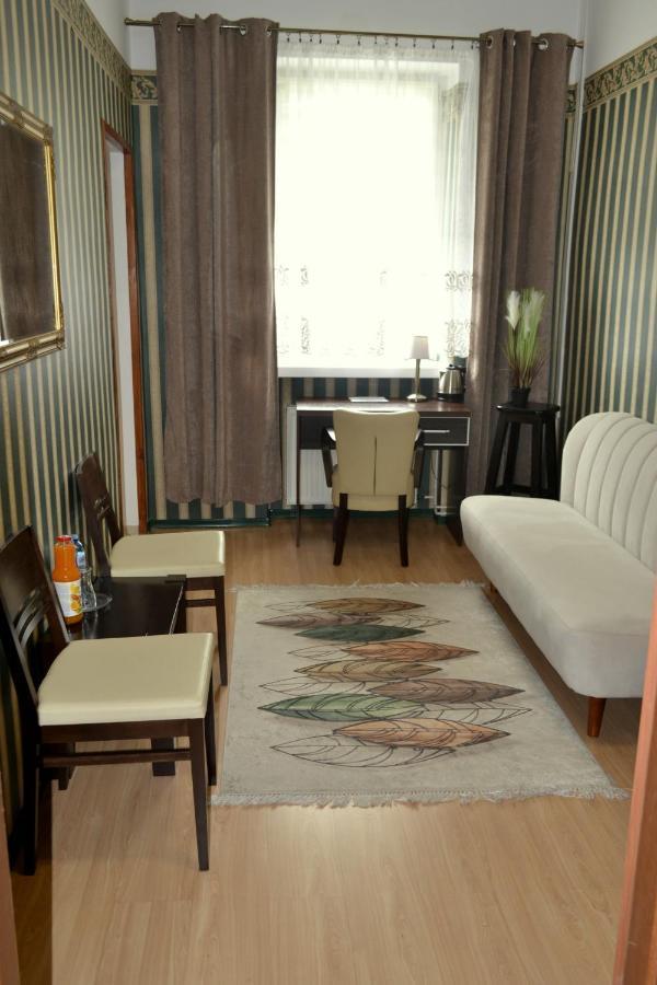 Hotel Piast Nysa Extérieur photo