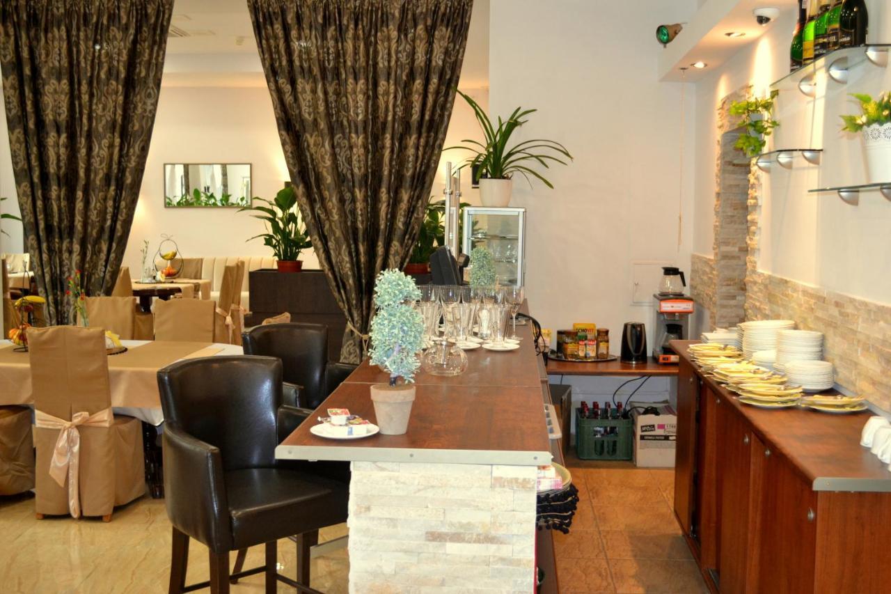 Hotel Piast Nysa Extérieur photo